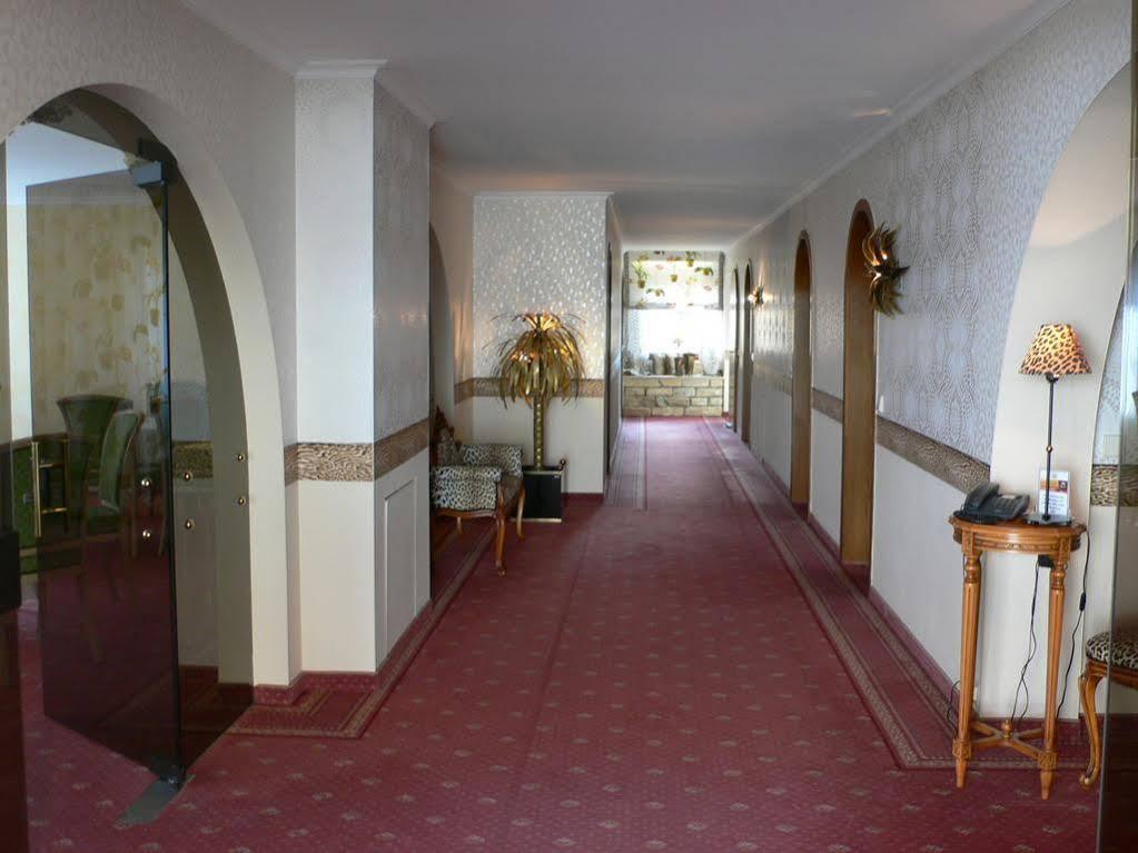 Hotel-Restaurant Arneggers Adler Tiefenbronn Exteriör bild
