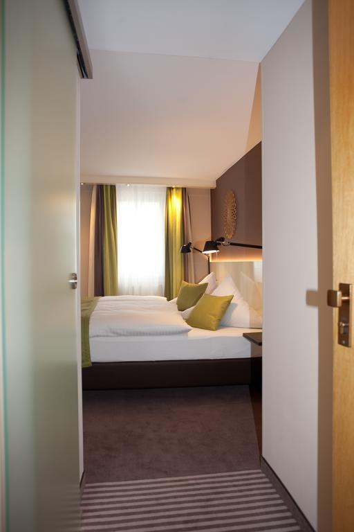 Hotel-Restaurant Arneggers Adler Tiefenbronn Exteriör bild