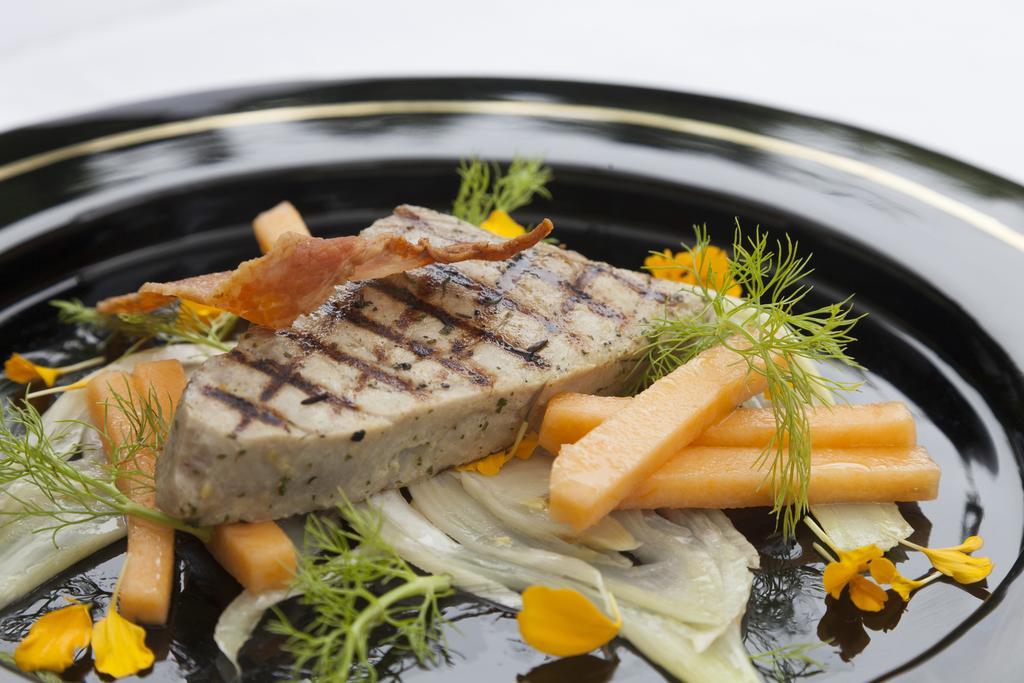 Hotel-Restaurant Arneggers Adler Tiefenbronn Exteriör bild