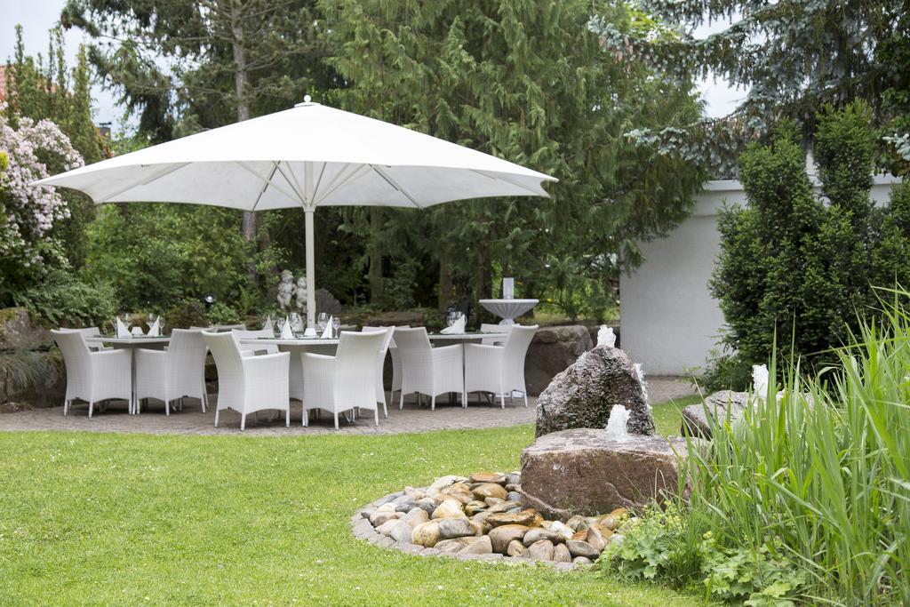 Hotel-Restaurant Arneggers Adler Tiefenbronn Exteriör bild